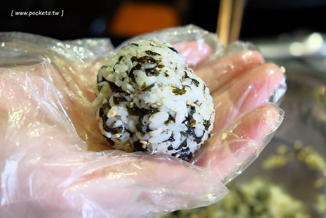 糕糕在尚韓國烤肉┃台中韓式料理:韓式烤肉$499元吃到飽,韓國流行八色豬五花、部隊鍋、拳頭飯,可以體驗穿韓服拍照樂趣,小孩有沙坑可以玩沙,鄰近環中路和龍富夜市 @飛天璇的口袋