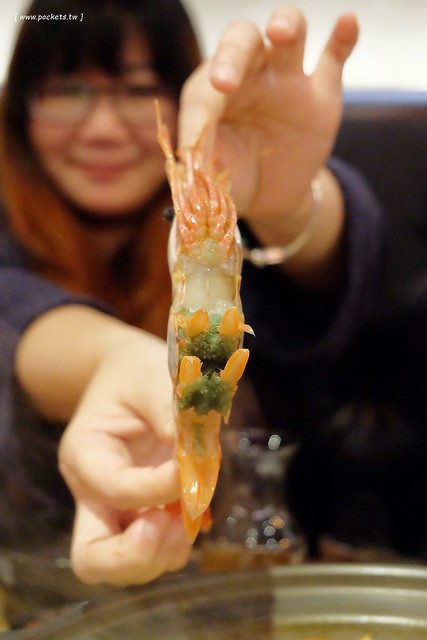 愛沐鍋物┃台中火鍋推薦:來自日本的札幌蟹黃豆腐、海膽豆腐、築地大牡丹蝦、冰鮮龍蝦、喜知次鮮魚,Prime美國雪花牛肉,食材高檔又新鮮,鄰近逢甲商圈,令人吃完立刻想回訪的火鍋店 @飛天璇的口袋