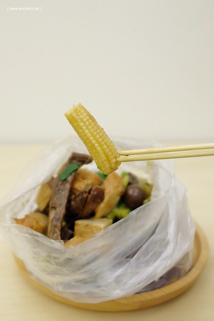 雄麻吉滷味┃台中小吃美食:位於北屯民俗公園前方,晚上才出沒的滷味發財車,滷味好吃又夠味,北屯人宵夜的好夥伴 @飛天璇的口袋