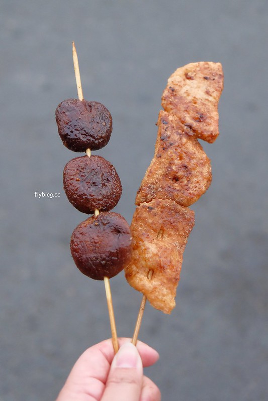 南投草屯|林家烤肉屋.草屯大觀市場超人氣烤肉屋,推薦米血、豆皮、七里香,隱藏版炸雞排 @飛天璇的口袋