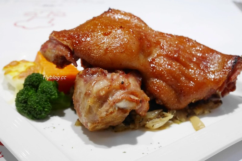 統領創意牛排館┃台中北區:傳統又有歷史的牛排館,餐點很老派卻很實在,$1680就有日本A5鹿兒島和牛 @飛天璇的口袋