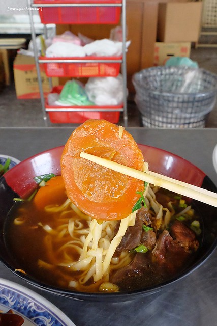 台中南屯|品溱越南河粉.隱身在黎明市場裡的越南小吃店,由越南新娘自已經營 @飛天璇的口袋