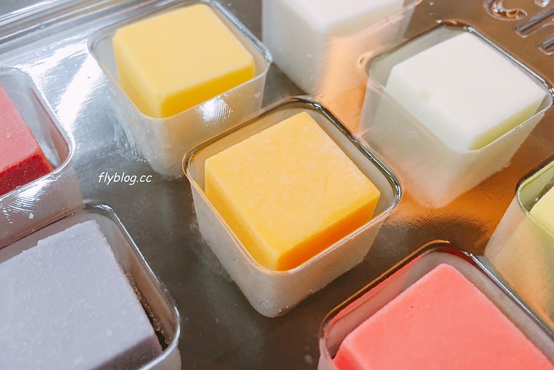 彩虹方塊起司.Rainbow Cube Cheese┃全家便利商店Family Mart限定,韓國原裝進口彩虹方塊,9種口味色彩繽紛 @飛天璇的口袋