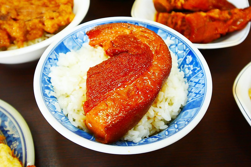 南屯蕭爌肉飯┃台中南屯:台中最大的永春東路旗艦店,爌肉飯是台中人的早餐,道地小吃好吃又不貴 @飛天璇的口袋