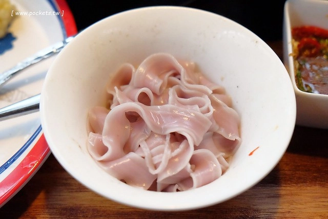 八豆食府精緻鍋物@崇德店┃全新品牌再出發,環境漂亮大器深具質感,食材高級有誠意,有美國金牌極黑和牛、西班牙伊比利豬、智利生凍帝王蟹和花田喜彘紅蘿蔔豬,北屯地區餐廳美食新選擇 @飛天璇的口袋