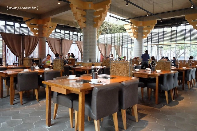 八豆食府精緻鍋物@崇德店┃全新品牌再出發,環境漂亮大器深具質感,食材高級有誠意,有美國金牌極黑和牛、西班牙伊比利豬、智利生凍帝王蟹和花田喜彘紅蘿蔔豬,北屯地區餐廳美食新選擇 @飛天璇的口袋