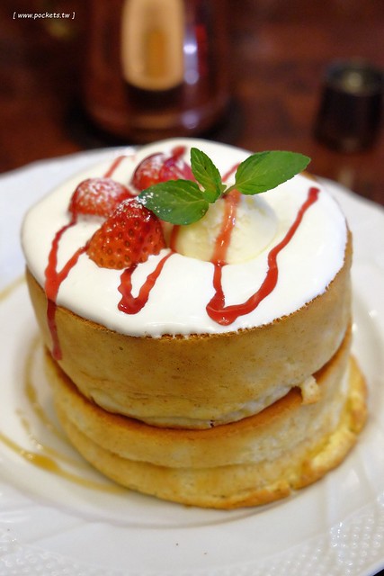 日本愛知|星乃咖啡店.名古屋連鎖咖啡館,推薦舒芙蕾厚鬆餅,早餐點咖啡送吐司 @飛天璇的口袋