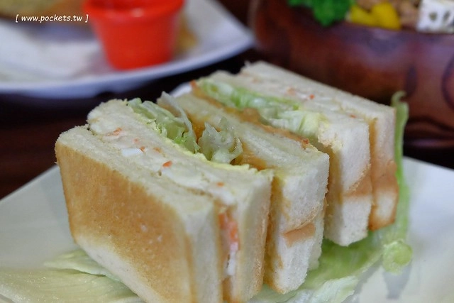 穅村早午餐:沙拉盤豐盛又美味,蜜糖吐司價格親民CP值高 @飛天璇的口袋