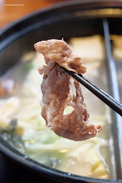 八豆食府精緻鍋物@崇德店┃全新品牌再出發,環境漂亮大器深具質感,食材高級有誠意,有美國金牌極黑和牛、西班牙伊比利豬、智利生凍帝王蟹和花田喜彘紅蘿蔔豬,北屯地區餐廳美食新選擇 @飛天璇的口袋