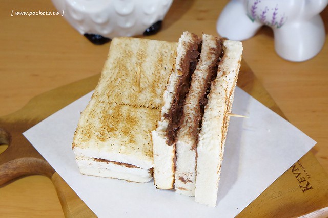 明治時期碳烤吐司|使用小農直送鮮乳、nutella榛果醬、福源花生醬,火爐碳烤肉品降低油脂,料多實在現點現做,品嚐松山區巷弄間的小清新(已歇業) @飛天璇的口袋
