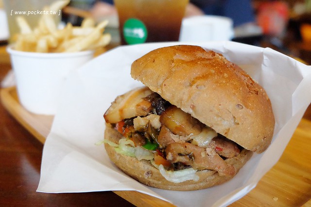 桐花村|薰衣草森林旗下品牌,融合客家料理元素入菜 @飛天璇的口袋