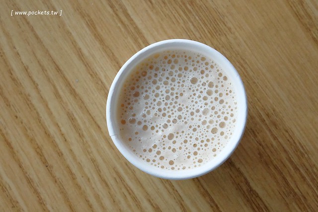 河童茶研所┃一中美食推薦:台中第一間投幣式販賣機的手搖飲料,可愛又吸睛的小河童造型,歪國人之戀、寶寶最愛和神秘奶露三種口味,5/13(五)開賣中 @飛天璇的口袋