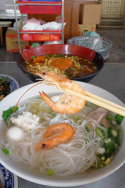 台中南屯|品溱越南河粉.隱身在黎明市場裡的越南小吃店,由越南新娘自已經營 @飛天璇的口袋