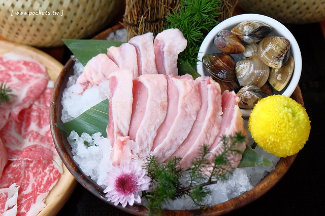 八豆食府精緻鍋物@崇德店┃全新品牌再出發,環境漂亮大器深具質感,食材高級有誠意,有美國金牌極黑和牛、西班牙伊比利豬、智利生凍帝王蟹和花田喜彘紅蘿蔔豬,北屯地區餐廳美食新選擇 @飛天璇的口袋