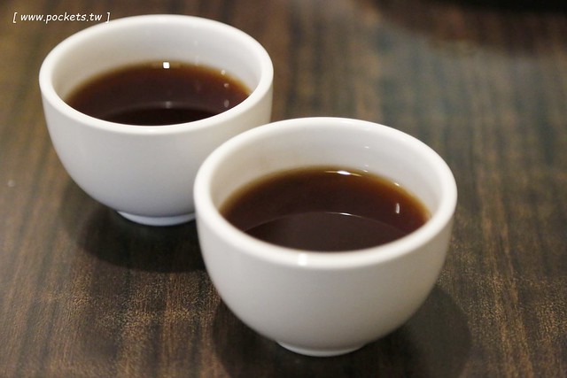 寬窄巷子老成都火鍋┃豐原美食推薦:使用20多種中藥辛香料,麻辣香濃的道地四川風味火鍋,記者出身的四川美女老闆娘,食尚玩家報導 @飛天璇的口袋