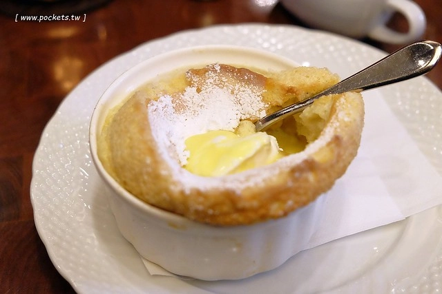 日本愛知|星乃咖啡店.名古屋連鎖咖啡館,推薦舒芙蕾厚鬆餅,早餐點咖啡送吐司 @飛天璇的口袋