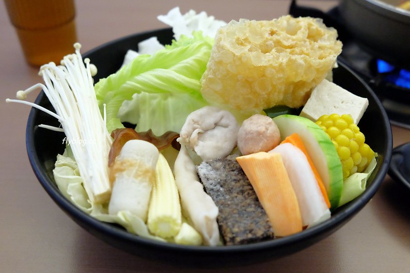 鮮度鍋物┃台中西屯:PTT上評價超高的小火鍋店,7種湯頭可以選擇,吃完立刻豎起姆指 @飛天璇的口袋