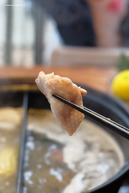 八豆食府精緻鍋物@崇德店┃全新品牌再出發,環境漂亮大器深具質感,食材高級有誠意,有美國金牌極黑和牛、西班牙伊比利豬、智利生凍帝王蟹和花田喜彘紅蘿蔔豬,北屯地區餐廳美食新選擇 @飛天璇的口袋