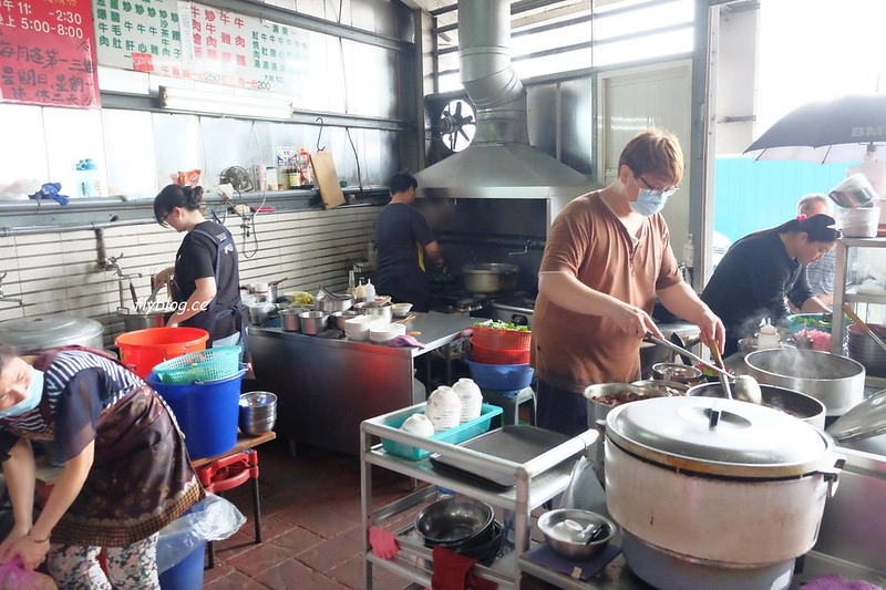 台中北屯|潮州牛肉林牛雜湯.松竹路超人氣牛肉麵店,平日中午也大排長龍 @飛天璇的口袋