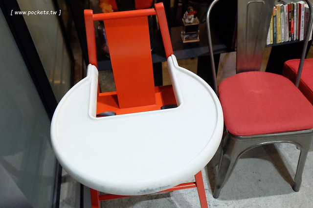 昨日花卷┃台中西區美食:Fusion創意料理作法,將各國料理融入菜色,新菜單正式上市,打卡破百送開胃菜,商業午餐送飲料,週五夜晚啤酒買一送一 @飛天璇的口袋