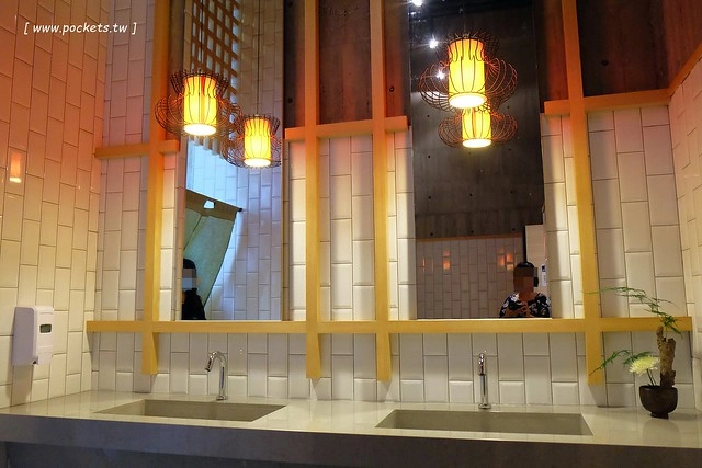 八豆食府精緻鍋物@崇德店┃全新品牌再出發,環境漂亮大器深具質感,食材高級有誠意,有美國金牌極黑和牛、西班牙伊比利豬、智利生凍帝王蟹和花田喜彘紅蘿蔔豬,北屯地區餐廳美食新選擇 @飛天璇的口袋