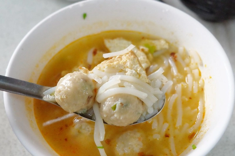 宜蘭楊彩卿魚丸米粉專賣店|員山在地50年著名米粉湯老店,魚丸也是招牌人氣必點 @飛天璇的口袋