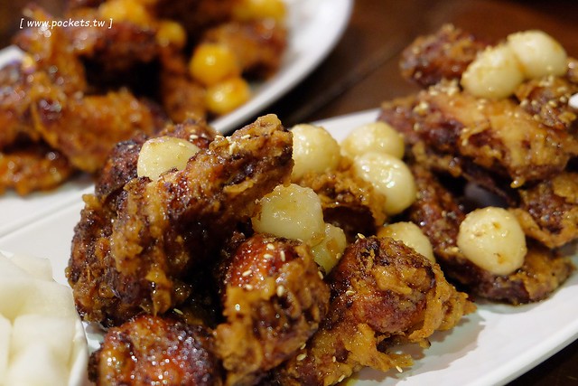 朴大哥的韓式炸雞┃逢甲美食餐廳:品嚐韓國老闆開的炸雞店,炸雞鹹甜酥脆又入味,搬了家後環境更乾淨寬敞,逢甲超人氣必吃美食推薦 @飛天璇的口袋