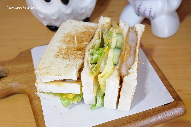 明治時期碳烤吐司|使用小農直送鮮乳、nutella榛果醬、福源花生醬,火爐碳烤肉品降低油脂,料多實在現點現做,品嚐松山區巷弄間的小清新(已歇業) @飛天璇的口袋