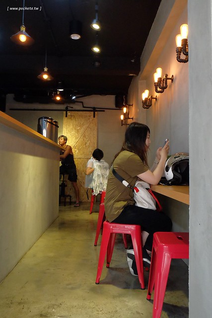 明治時期碳烤吐司|使用小農直送鮮乳、nutella榛果醬、福源花生醬,火爐碳烤肉品降低油脂,料多實在現點現做,品嚐松山區巷弄間的小清新(已歇業) @飛天璇的口袋