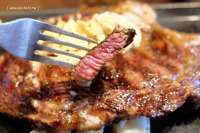 【日本愛知】Ikinari Steak立食牛排.いきなりステーキ~站著吃的炭烤牛排,牛排啾西又有肉香,大啖日本和牛的好滋味,食尚玩家推薦的日本銀座美食 @飛天璇的口袋