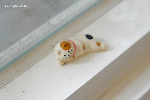 小森空間.Komori┃台中北區美食:充滿無印良品氛圍的日系小店,以手作甜點和中式花茶為主,店裡有很多可愛的卡通公仔,地下室做為藝術作品展覽空間 @飛天璇的口袋