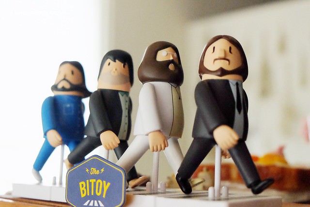 小森空間.Komori┃台中北區美食:充滿無印良品氛圍的日系小店,以手作甜點和中式花茶為主,店裡有很多可愛的卡通公仔,地下室做為藝術作品展覽空間 @飛天璇的口袋