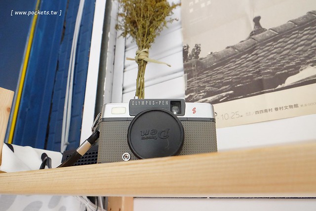 小森空間.Komori┃台中北區美食:充滿無印良品氛圍的日系小店,以手作甜點和中式花茶為主,店裡有很多可愛的卡通公仔,地下室做為藝術作品展覽空間 @飛天璇的口袋