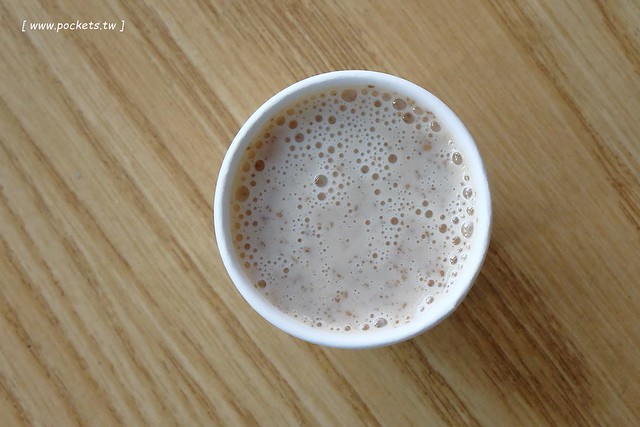 河童茶研所┃一中美食推薦:台中第一間投幣式販賣機的手搖飲料,可愛又吸睛的小河童造型,歪國人之戀、寶寶最愛和神秘奶露三種口味,5/13(五)開賣中 @飛天璇的口袋