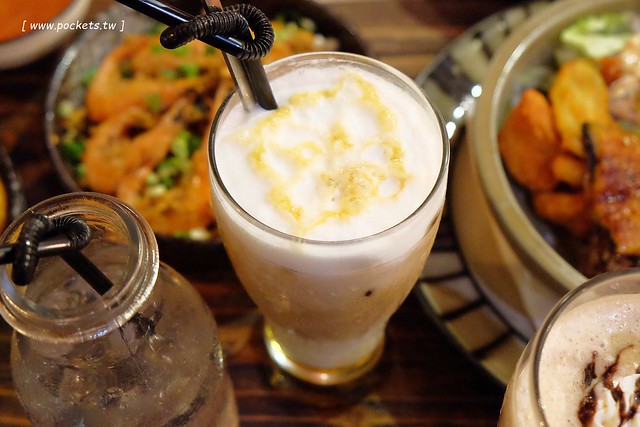 昨日花卷┃台中西區美食:Fusion創意料理作法,將各國料理融入菜色,新菜單正式上市,打卡破百送開胃菜,商業午餐送飲料,週五夜晚啤酒買一送一 @飛天璇的口袋