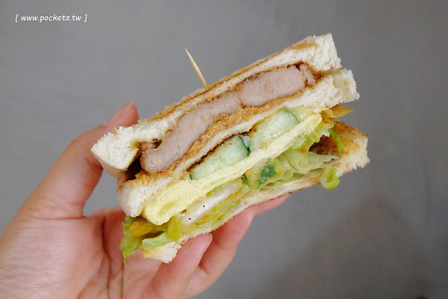 明治時期碳烤吐司|使用小農直送鮮乳、nutella榛果醬、福源花生醬,火爐碳烤肉品降低油脂,料多實在現點現做,品嚐松山區巷弄間的小清新(已歇業) @飛天璇的口袋