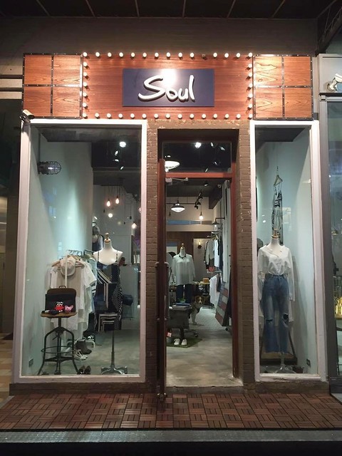 河童茶研所┃一中美食推薦:台中第一間投幣式販賣機的手搖飲料,可愛又吸睛的小河童造型,歪國人之戀、寶寶最愛和神秘奶露三種口味,5/13(五)開賣中 @飛天璇的口袋