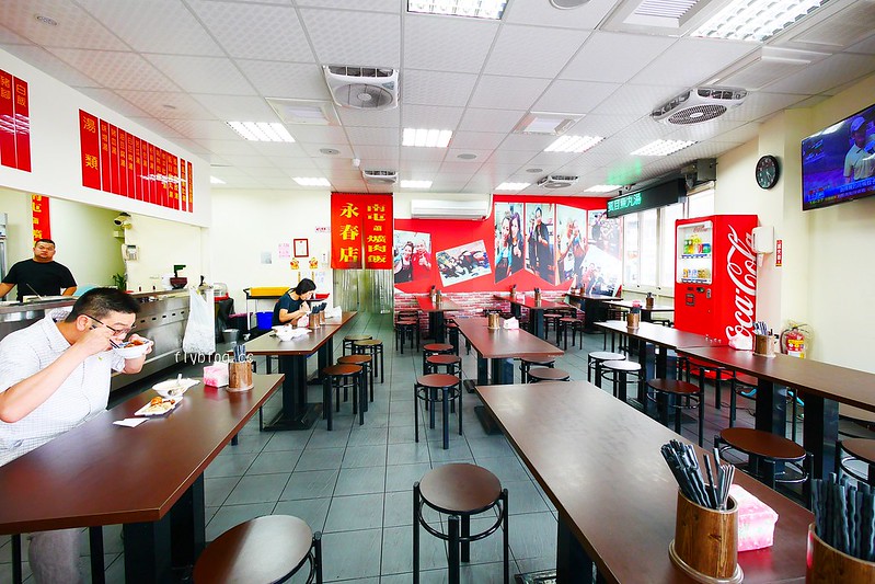 南屯蕭爌肉飯┃台中南屯:台中最大的永春東路旗艦店,爌肉飯是台中人的早餐,道地小吃好吃又不貴 @飛天璇的口袋