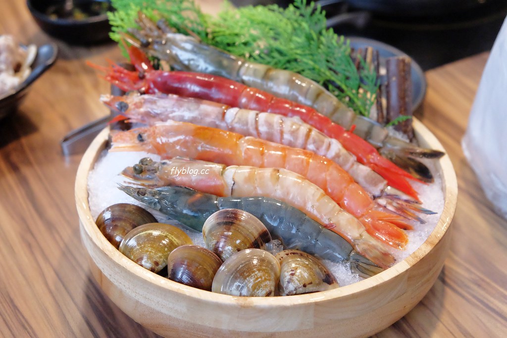 桃園美食|牧石鍋物.食材頂級澎派的鴛鴦火鍋,不喜歡蔬菜還可以換成海鮮 @飛天璇的口袋
