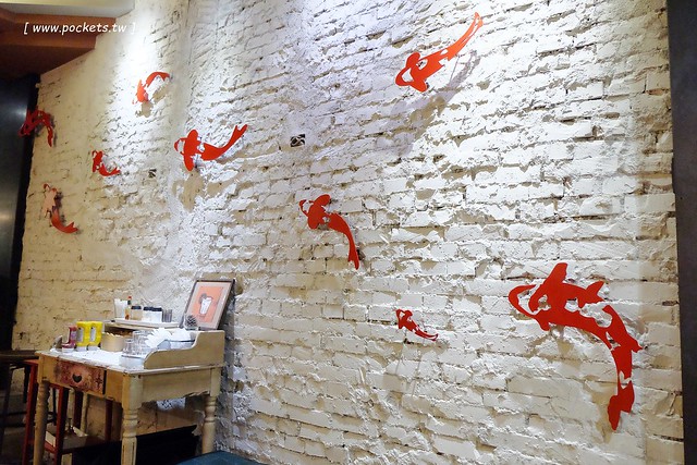 昨日花卷┃台中西區美食:Fusion創意料理作法,將各國料理融入菜色,新菜單正式上市,打卡破百送開胃菜,商業午餐送飲料,週五夜晚啤酒買一送一 @飛天璇的口袋