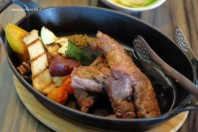 Fonte653 丰鑄鐵鍋料理┃台中南屯美食:低溫烹飪料理手法,呈現出食材最單純的美味,台中少見的鑄鐵鍋料理,很優質的環境和餐點,下午茶6/17起上市 @飛天璇的口袋