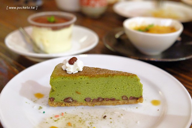 昨日花卷┃台中西區美食:Fusion創意料理作法,將各國料理融入菜色,新菜單正式上市,打卡破百送開胃菜,商業午餐送飲料,週五夜晚啤酒買一送一 @飛天璇的口袋