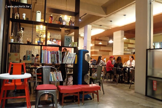 昨日花卷┃台中西區美食:Fusion創意料理作法,將各國料理融入菜色,新菜單正式上市,打卡破百送開胃菜,商業午餐送飲料,週五夜晚啤酒買一送一 @飛天璇的口袋