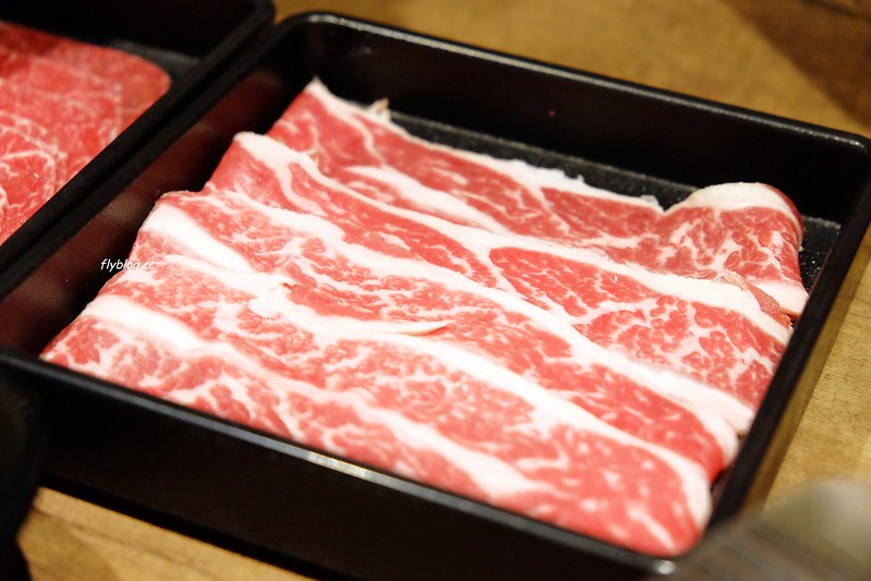 祥富水產沙茶火鍋超市┃台中北區:一個人$30元火鍋湯底,自已到超市買食材煮火鍋,享受在家煮火鍋的概念,中友百貨地下三樓 @飛天璇的口袋