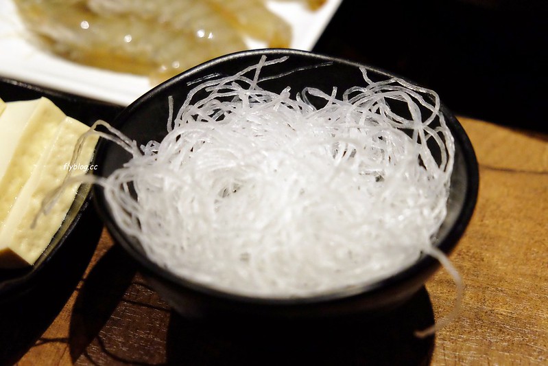 祥富水產沙茶火鍋超市┃台中北區:一個人$30元火鍋湯底,自已到超市買食材煮火鍋,享受在家煮火鍋的概念,中友百貨地下三樓 @飛天璇的口袋