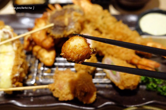 新宿勝博殿|慶祝11週年慶,週週抽日本東京雙人來回機票,新上市金黃極濃的雪花起司豬排,品嚐超厚切日式炸豬排的美味 @飛天璇的口袋