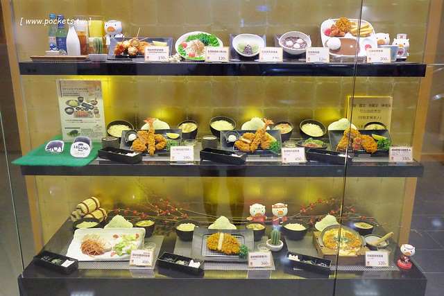 新宿勝博殿|慶祝11週年慶,週週抽日本東京雙人來回機票,新上市金黃極濃的雪花起司豬排,品嚐超厚切日式炸豬排的美味 @飛天璇的口袋