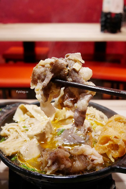 那個鍋.一中店┃台中北區:一個人也可以吃麻辣鍋,還有手工麵無限吃到飽,一中店試賣期間全面5折 @飛天璇的口袋