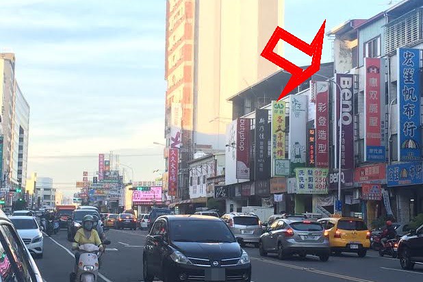 旅行者茶飲┃台中逢甲美食:投不完的販賣機,第一間以泰式奶茶為口味的奶茶投幣式飲料,位於逢甲商圈河南路,台中第五間5/31(二)開始試營運 @飛天璇的口袋