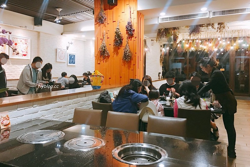 澄居烤物燒肉┃台中西區:有漂亮乾燥花打卡牆的燒肉店,台灣大道鄰近勤美誠品商圈 @飛天璇的口袋